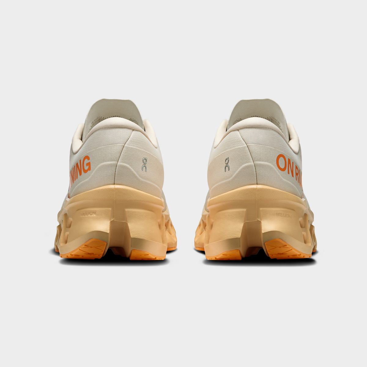 On Cloudmonster 3 Men – Pelican | Squash