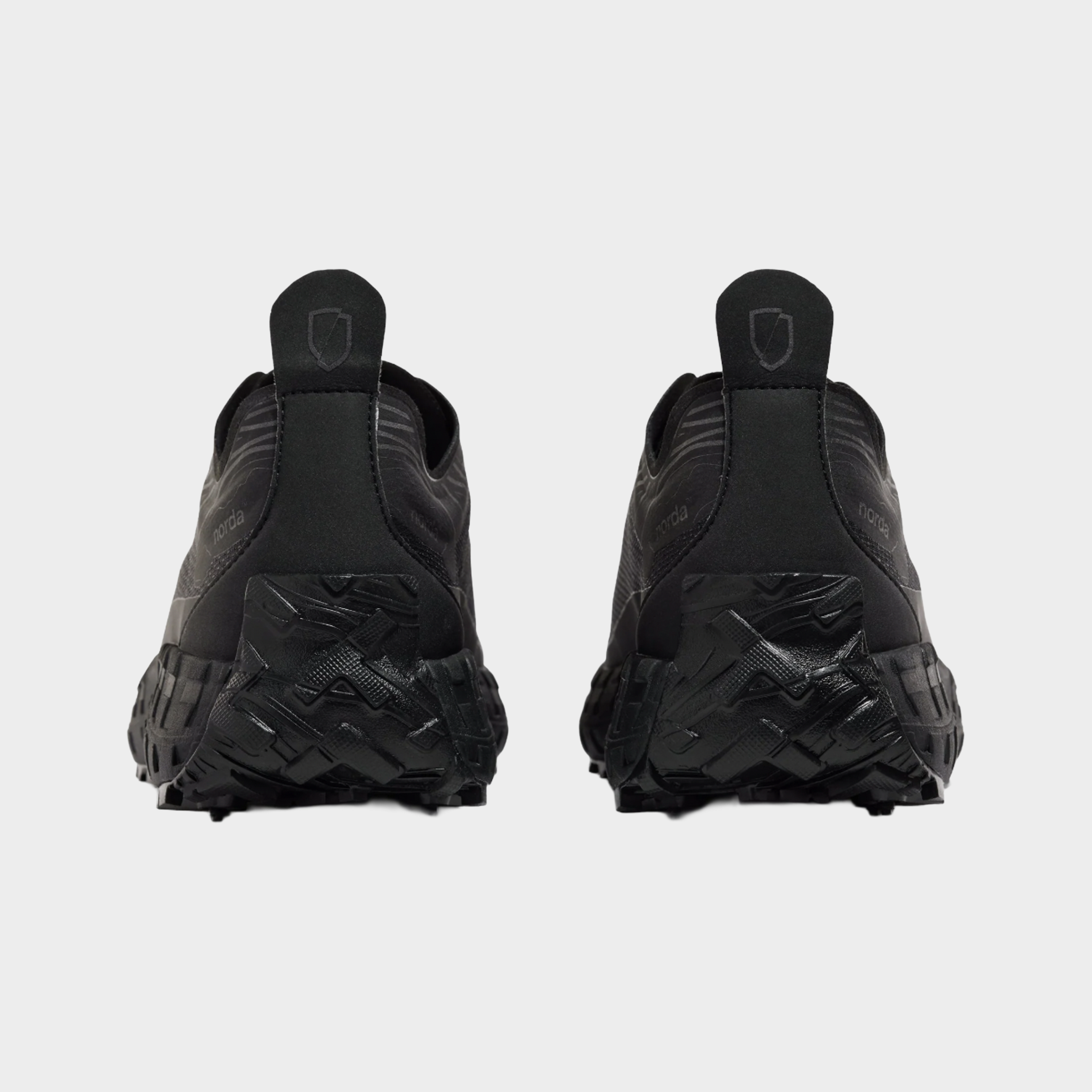 001 M